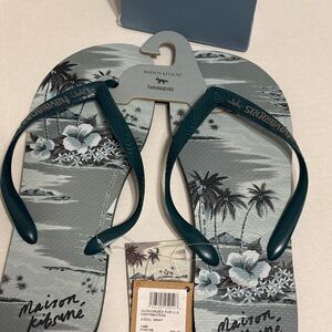 MAISON KITSUNE Teal and Gray Tropical Print Flip-Flops